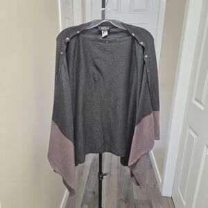 Red Coral Viscose Blend Poncho Top One Size | Colorblock Snap Shoulder Blouse